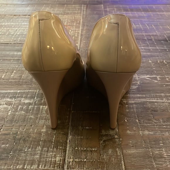 Jimmy Choo taupe patent wedges sz. 40 - Picture 3 of 5